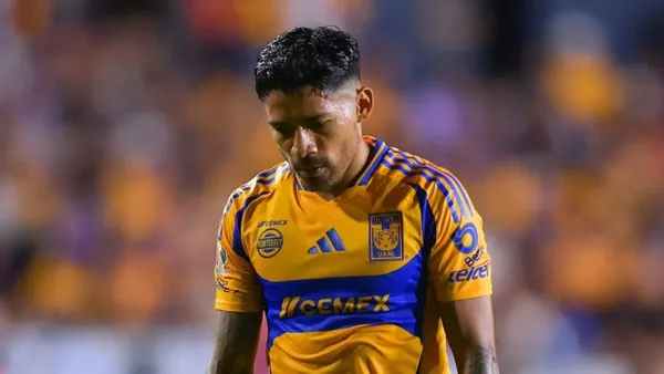 Javier Aquino no sigue en Tigres y América debería ficharlo.