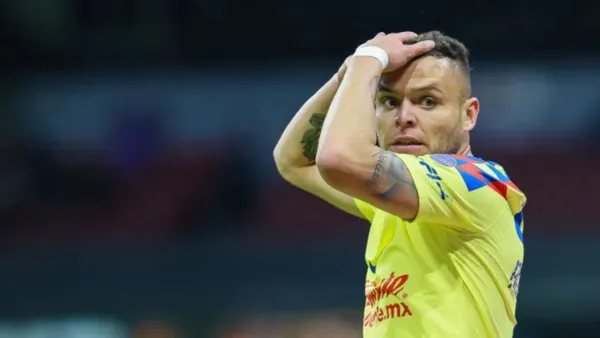 Jonathan Rodríguez se va del América