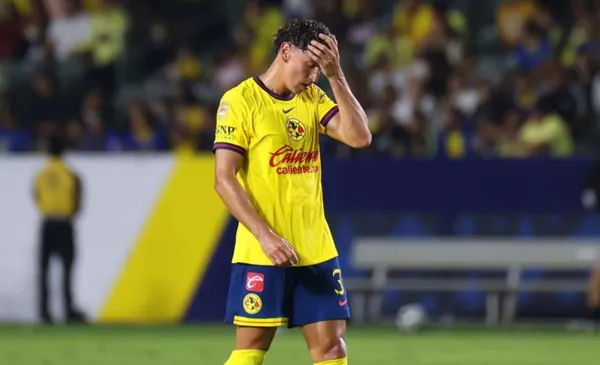 Jugador de Club América se lamenta tras error en el juego (Fuente: Mexsports)