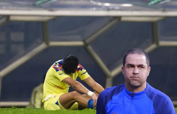 Jugador del América tirado y André Jardine/ Foto Récord.