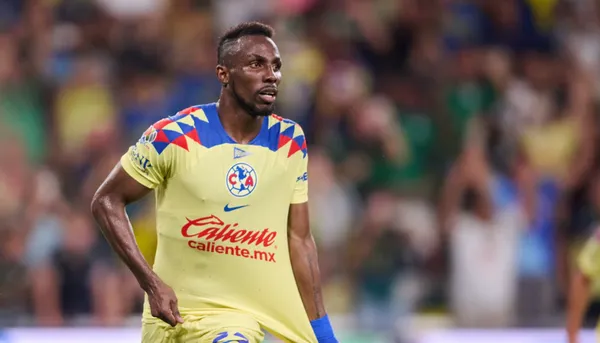 Julián Quiñones, delantero del América