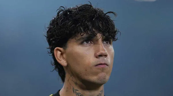 Kevin Álvarez cada vez más lejos del América.