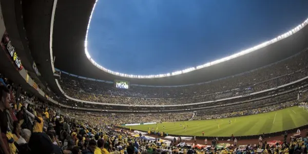 La violencia de hizo presente en las gradas del Estadio Azteca.