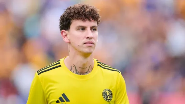 Lichnovsky, con contrato hasta 2027, es seguido por la U. de Chile.