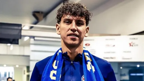 Lichnovsky es buscado por Pachuca. Su bajo rendimiento de 2025 podría sacarlo del América.