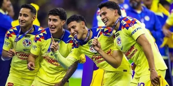 Luis fuentes y campeones con América/FOTO: Mexsport