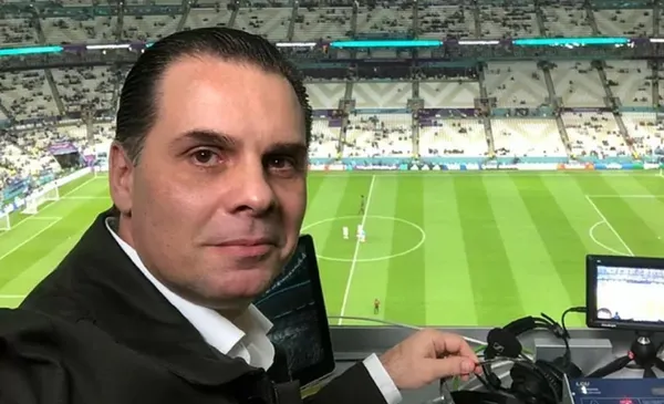 Martinoli en un estadio de Qatar, en el Mundial (Fuente: X Martinoli)