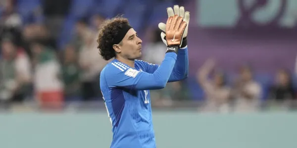 Memo Ochoa tiene nueva canción gracias a sus atajadas en Italia.