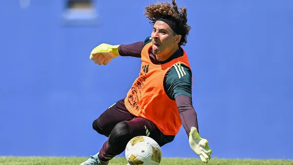 Memo tiene la suficiente espalda para la portería, pero...(MexSport).