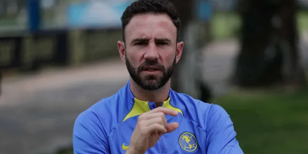 Miguel Layún revela toda la verdad del vestidor del América.