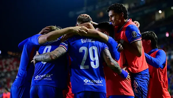 Pese a su bajo rendimiento en Cruz Azul, su directiva lo tasó en $8-10 millones.