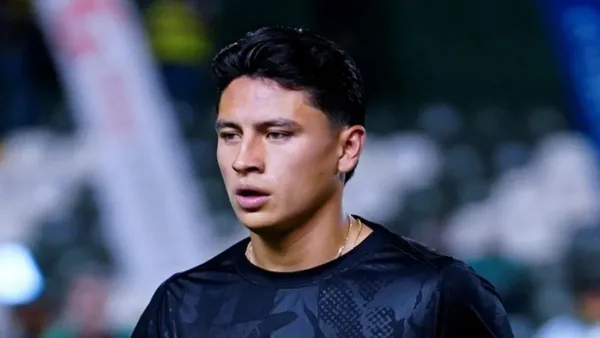 Ramón Juáre vio la roja y dejó con 10 al América.