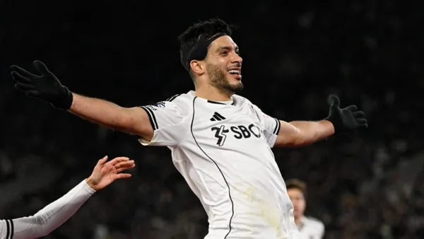 Raúl Jiménez podría regresar al América.