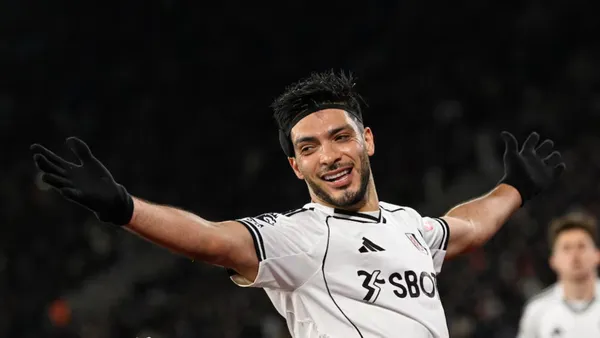 Raúl Jiménez quiere superar a Luis Suárez en la Premier League.