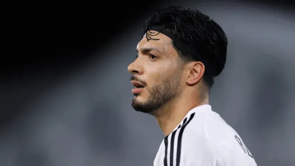 Raúl Jiménez tendría fecha de regreso al América.