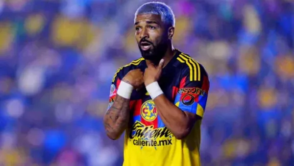 Rodrigo Aguirre muy cerca de Tigres.