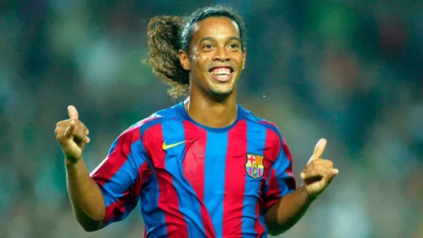 Ronaldinho es uno de los mejores jugadores de la historia del futbol y en México tuvimos la suerte de poderlo ver jugar.