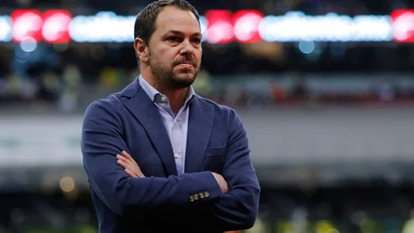 Santiago Baños está haciendo otro mercado de fichajes para el olvido.