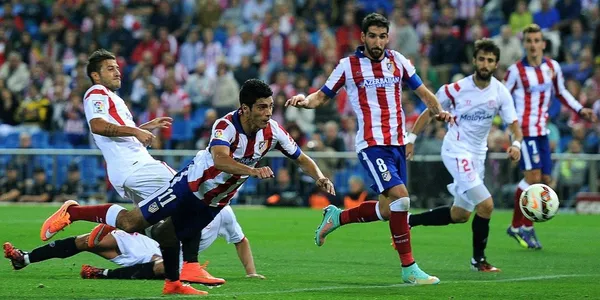 Santiago Baños la rompería en el mercado de invierno