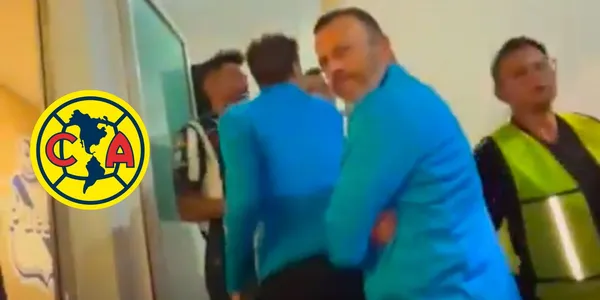 Tecatito metido en el vestidor de los árbitros/FOTO: Fabrizio Domínguez