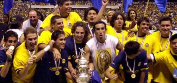 Tiene una fundación para niños de escasos recursos y en ocasiones juega en partidos de leyendas