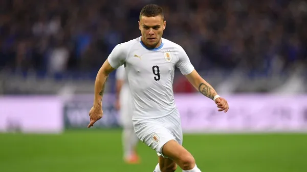 Todo el americanismo está esperando la llegada de Jonathan Rodríguez al aeropuerto de la Ciudad de México.