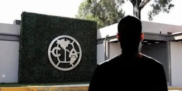 Una persona incógnita y al fondo el escudo del Club América / Foto X