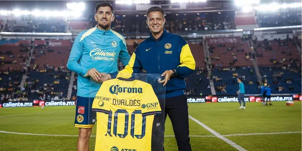 Valdés siendo reconocido/FOTO: Récord