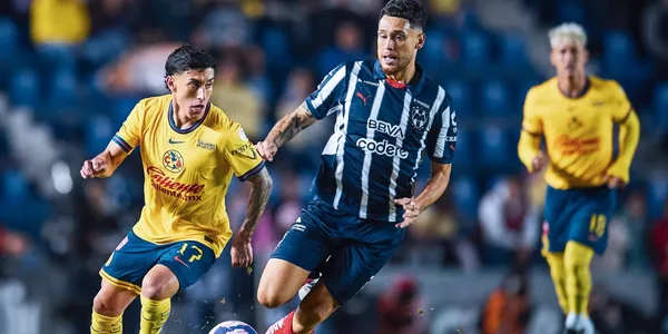 Zendejas y Ocampos peleando el balón/FOTO: x Club América