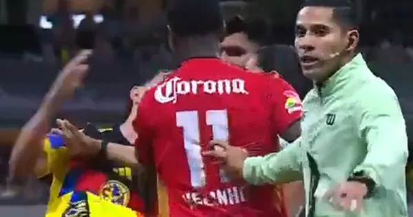Helinho contra Zendejas.