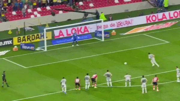 (VIDEO) El primer jugador que consoló a Raphael Veiga tras errar su penal